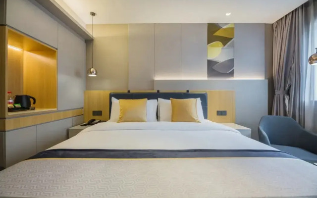 Homeinn Selected Hotel (Changsha Xindaxin Wu Yi Square Subway Station)