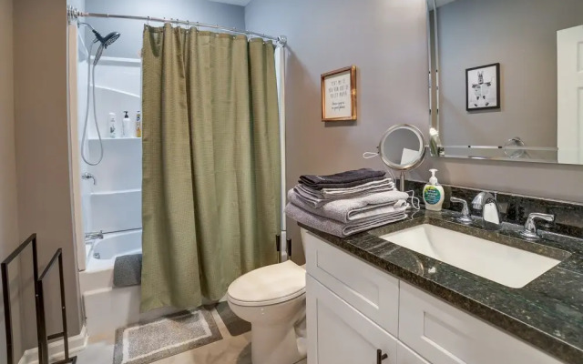 Family-friendly Shadyside Gem Near Dtwn Pittsburgh