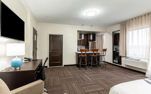 Van Wyck Hotel & Suites Near JFK Airport