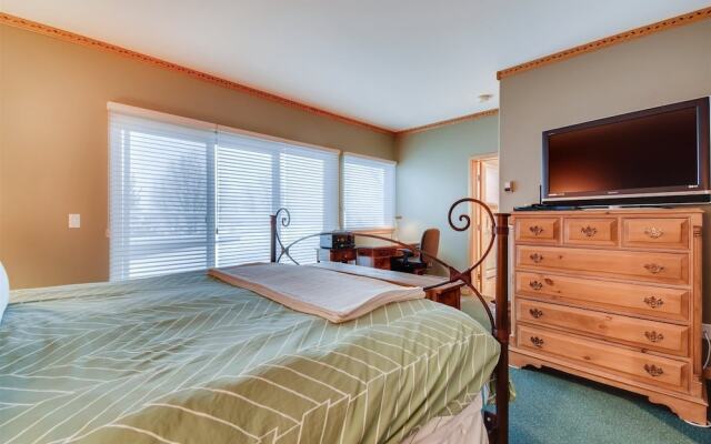 1-1220 Lionsridge Loop 3B