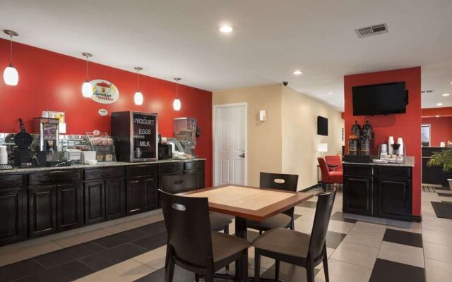 Super 8 By Wyndham Henryetta