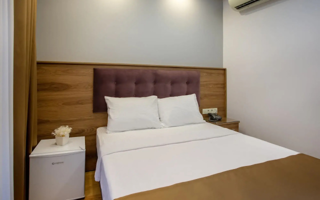 West Palace Hotel