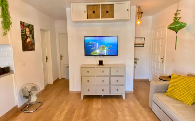 Cozy Urban Escape 1BR Near Tenerife South Airport