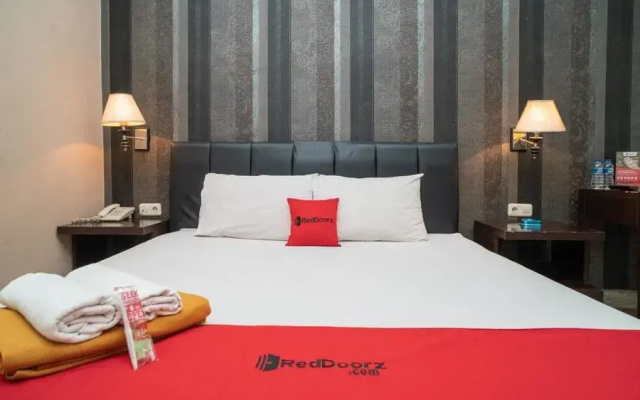 RedDoorz Plus near Simpang Tiga Tritayasa Cilegon