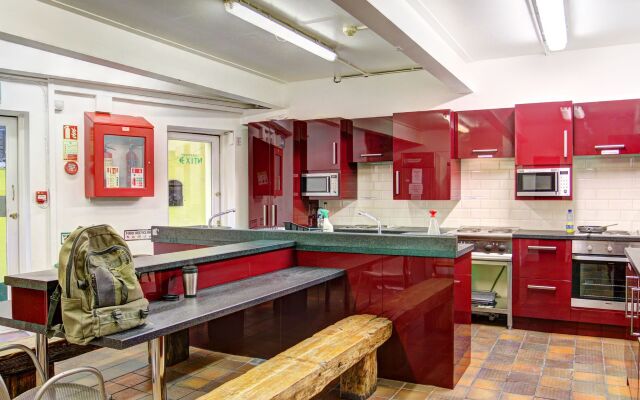 Isaacs Hostel