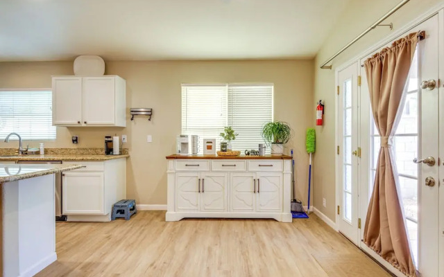 Fenced-in Pool & Patio: Gilbert Home!