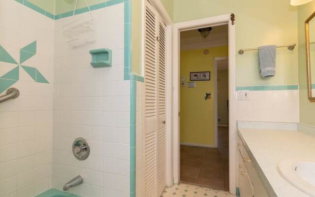 AM Beach Place Unit 4