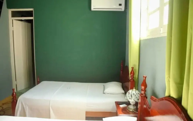 Sombrilla ft Mansion Cantero - Adults Only