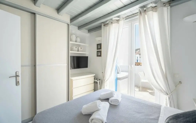 Phaedrus Living: Ornos Beach House Mykonos