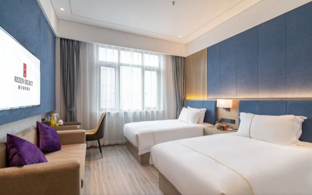The Luxe Manor Hotel