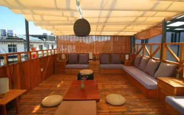 Ancient City Yishan Mingyue Inn