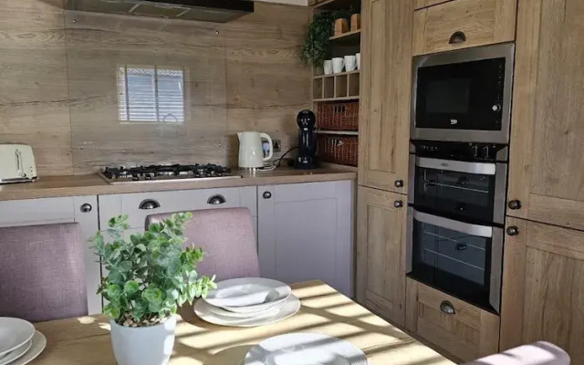Premium 2 Bedroom Caravan With Free Wifi