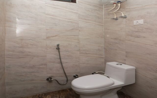 OYO 12493 Hotel Taaz Comfort Inn