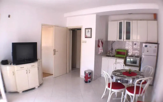One bedroom Apartment 500m from the beach