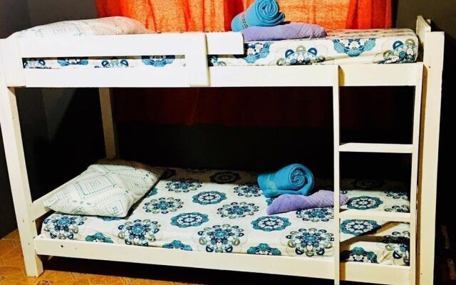 Taro Hometel - Hostel