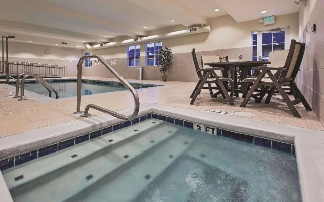 La Quinta Inn And Suites Lancaster