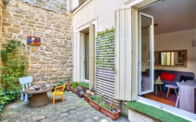 Charming 2 Room Apartment Near Square Louise Michel