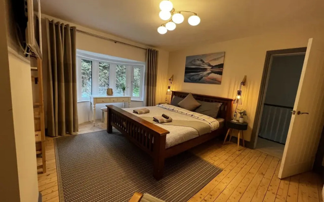 New Modern & Spacious Snowdonia Home - Sleeps 7