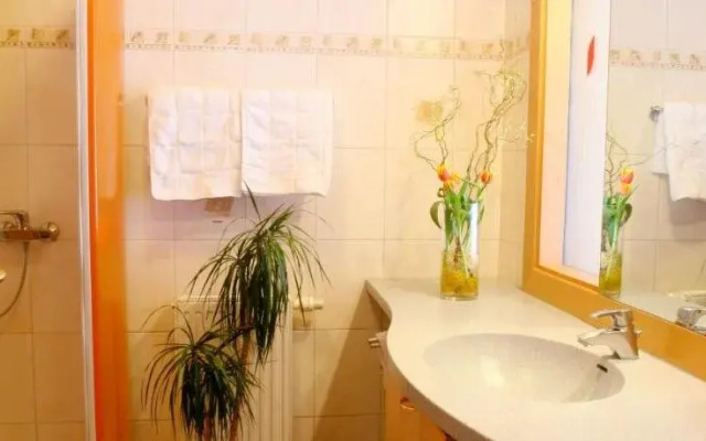 Hotel & Kurpension Weiss