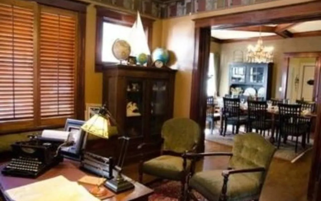 Rosen House Inn - Bed And Breakfast