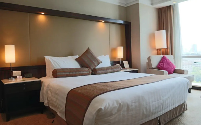Howard Johnson by Wyndham Huaihai Hotel Shanghai