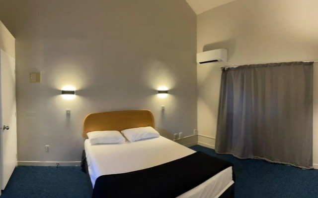 Rayland Epsom Motel