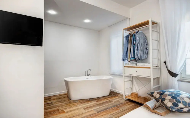 Luxury Blues Apartment