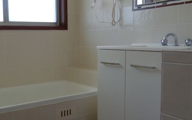 Moon River Motor Inn