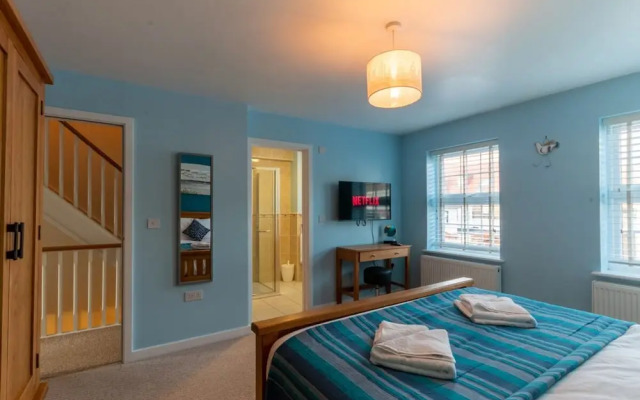 Stylish Margate Coastal Home Parking By Adliv