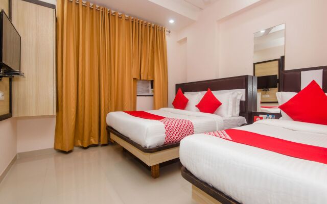 OYO 13511 Hotel Gems