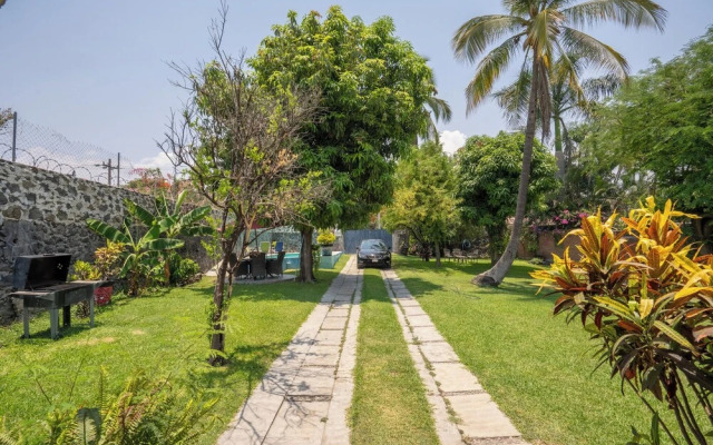 Vacation house with pool - Temixco 2 BR