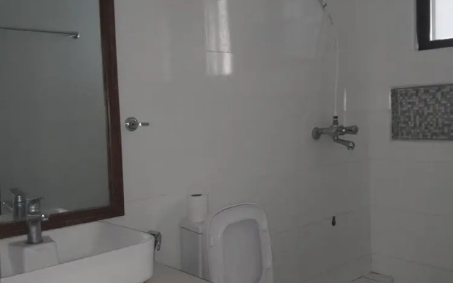 Pontoon Residence & Suites