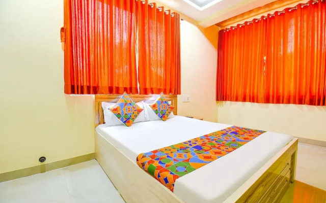Fabexpress Prajakta Holiday Inn