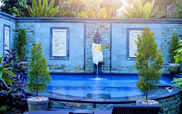 Loka Sari Guest House and Spa