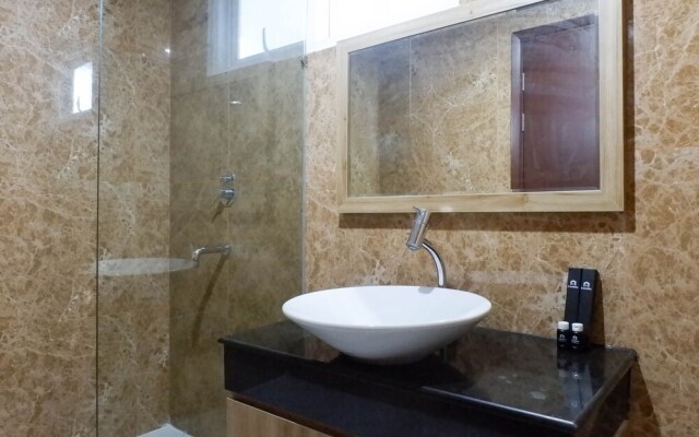 3Br Luxurious And Elegant Apartment At Grand Sungkono Lagoon