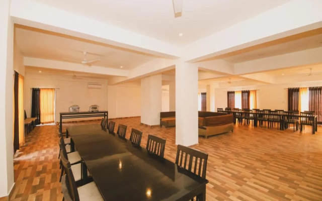 Monika Palace Hotel and Restaurant