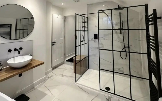 Exquisite renovation in central location