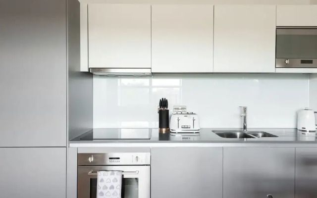 Platinum Apartment in Central Camden 9984