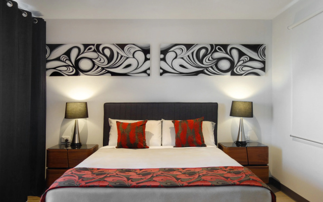 Semaphore Splash Apartments