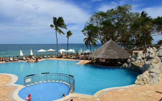 Ledger Plaza Bahari Beach