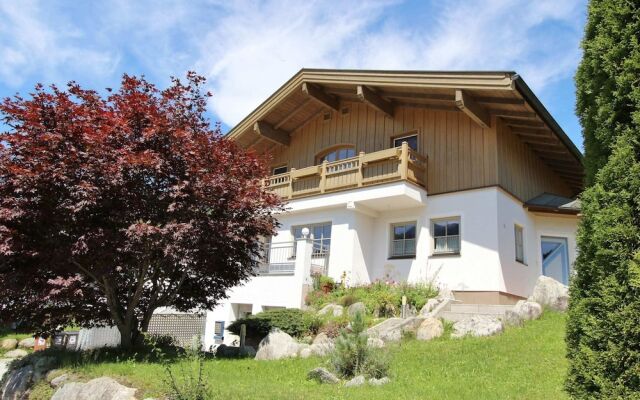 Tasteful Holiday Home in Hollersbach im Pinzgau With Garden