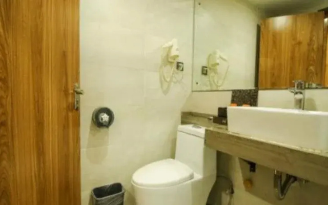 Jiajie Inn Haikou Mingmen Square Branch