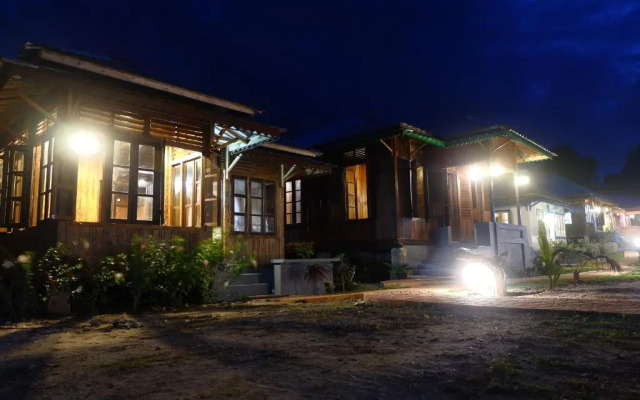 Rock and Wreck Dive Resort