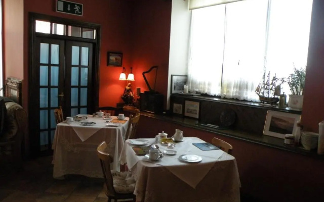 Buggle's Pub and Accommodation