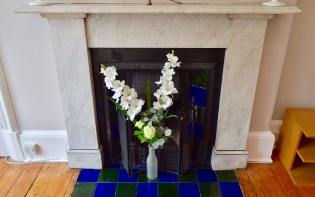 Central 2 Bedroom Flat