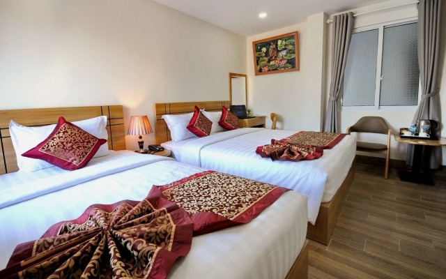 May Ngu Sac - Iridescent Clouds Hotel