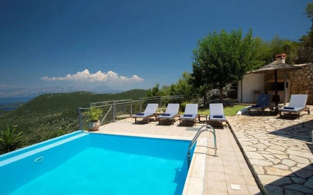 Luxury Villa With Stunning Views in Lefkada