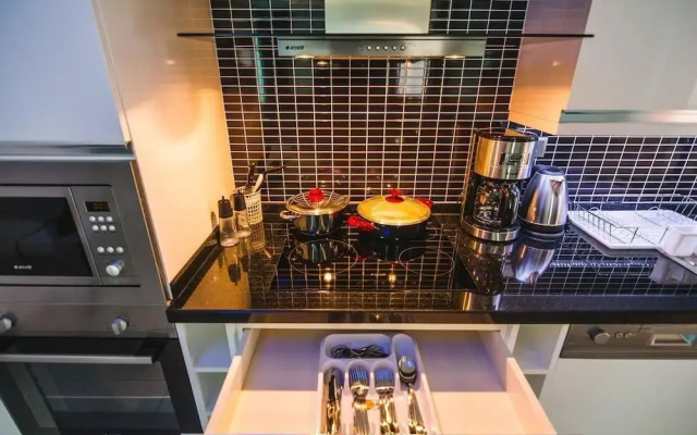Seven Stars Apartments