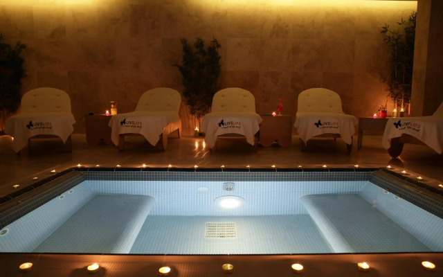 RYS Hotel & Restaurant