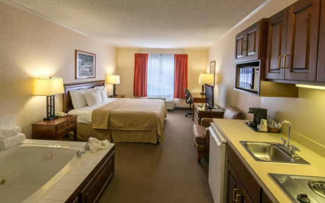 Coshocton Village Inn and Suites